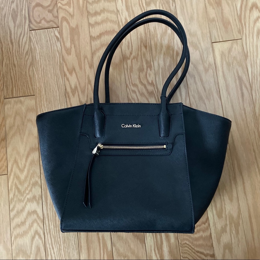 NWT Calvin Klein black Saffiano purse